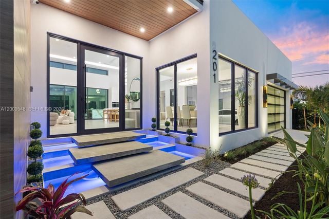 201 NE 27th Dr, Wilton Manors, FL 33334