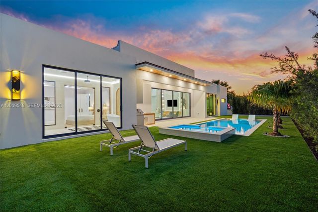 201 NE 27th Dr, Wilton Manors, FL 33334