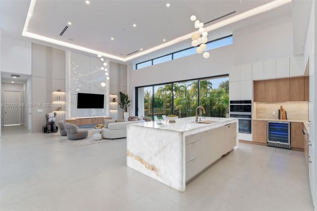 201 NE 27th Dr, Wilton Manors, FL 33334
