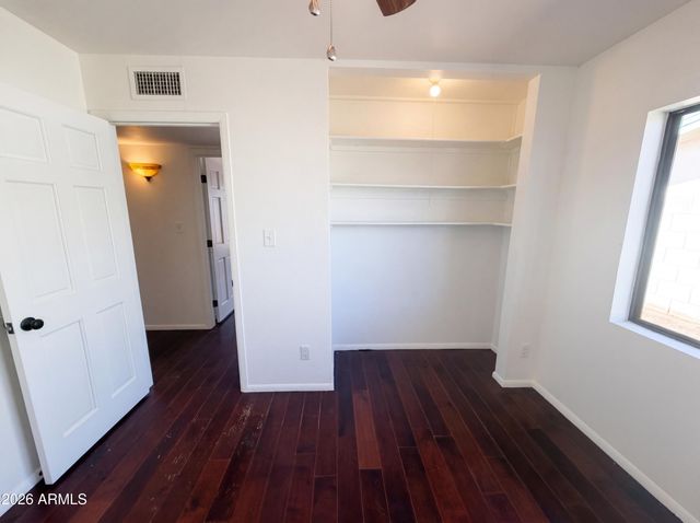 2326 W PARADISE Drive, Phoenix, AZ 85029