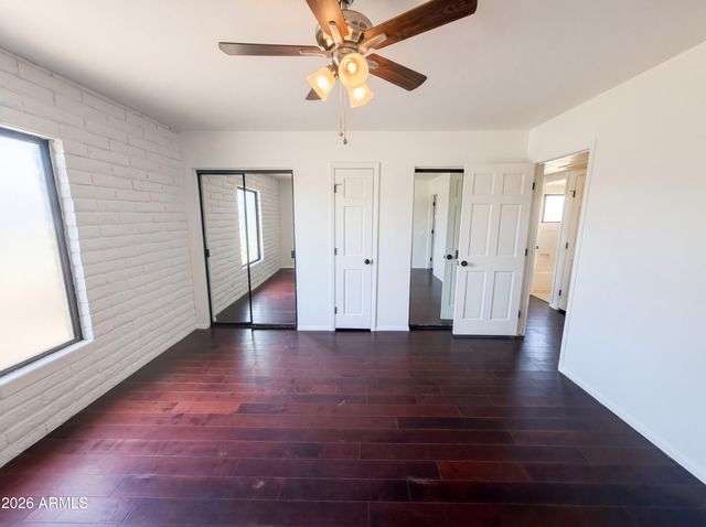 2326 W PARADISE Drive, Phoenix, AZ 85029