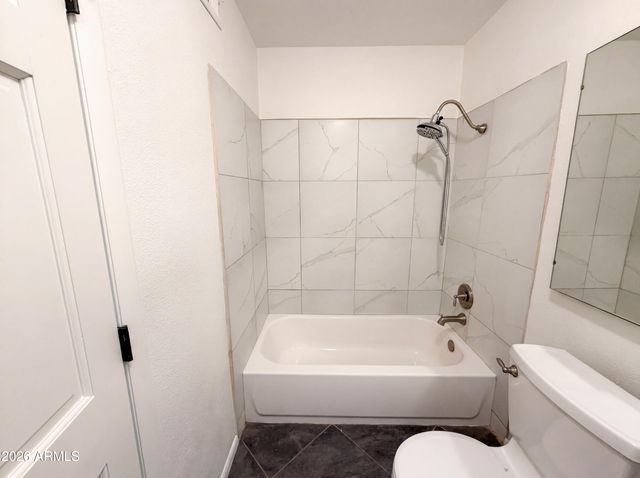 2326 W PARADISE Drive, Phoenix, AZ 85029