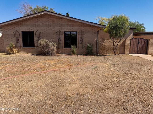 2326 W PARADISE Drive, Phoenix, AZ 85029
