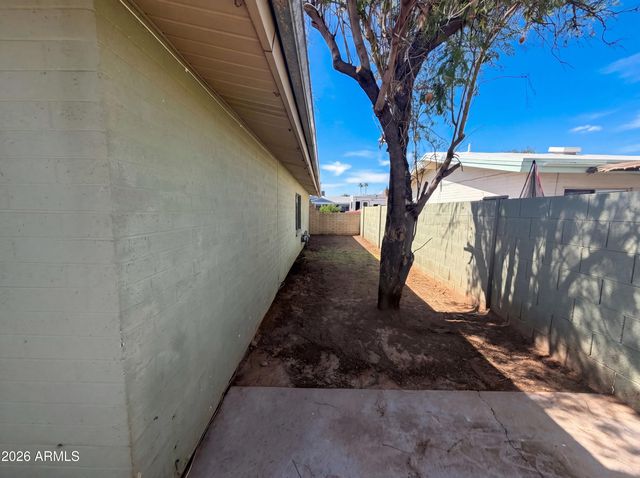 2326 W PARADISE Drive, Phoenix, AZ 85029