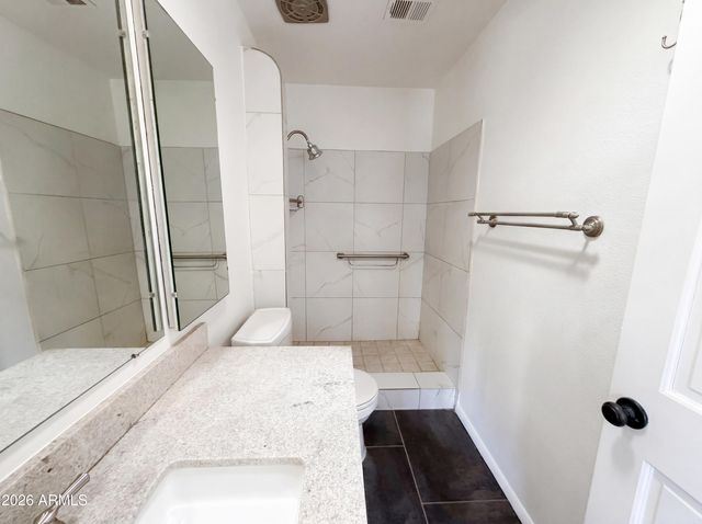 2326 W PARADISE Drive, Phoenix, AZ 85029