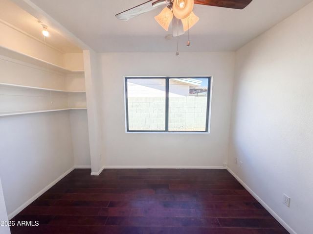 2326 W PARADISE Drive, Phoenix, AZ 85029