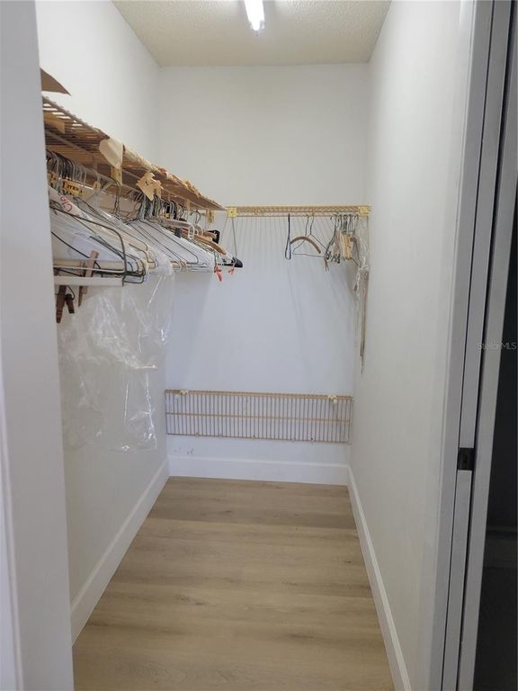 Image 12 of property listing at 9950 62ND TERRACE N 404, St Petersburg, FL 33708