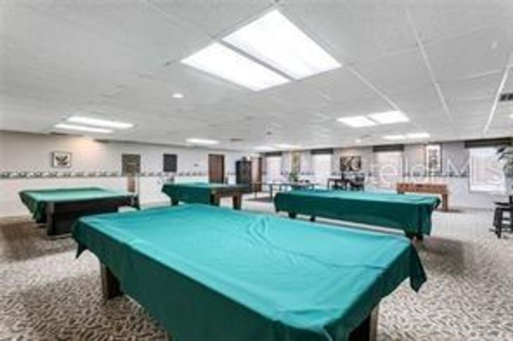 Image 23 of property listing at 9950 62ND TERRACE N 404, St Petersburg, FL 33708