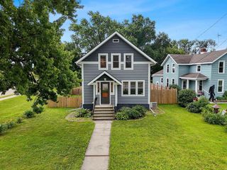 608 W WINNECONNE AVENUE, Neenah, WI 54956