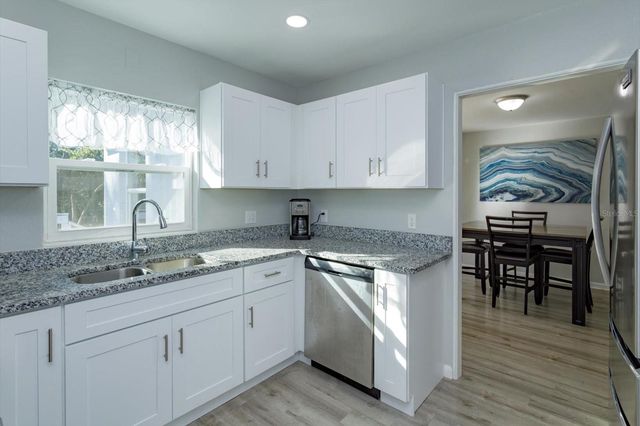 458 E UNIVERSITY AVENUE, Orange City, FL 32763