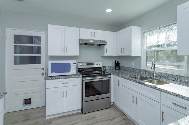 458 E UNIVERSITY AVENUE, Orange City, FL 32763