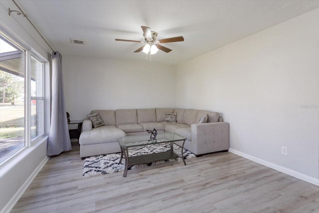 458 E UNIVERSITY AVENUE, Orange City, FL 32763