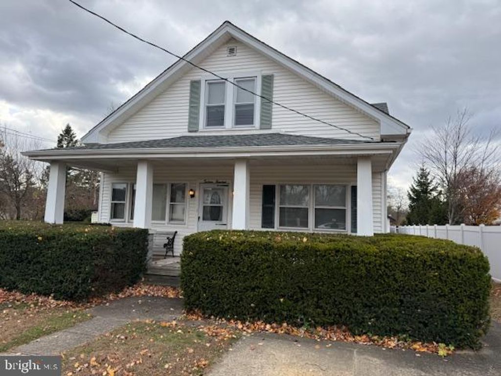 1600 MOUNT HOLLY RD, Burlington, NJ 08016