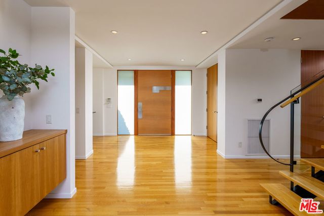 1530 Bel Air Road, Los Angeles, CA 90077