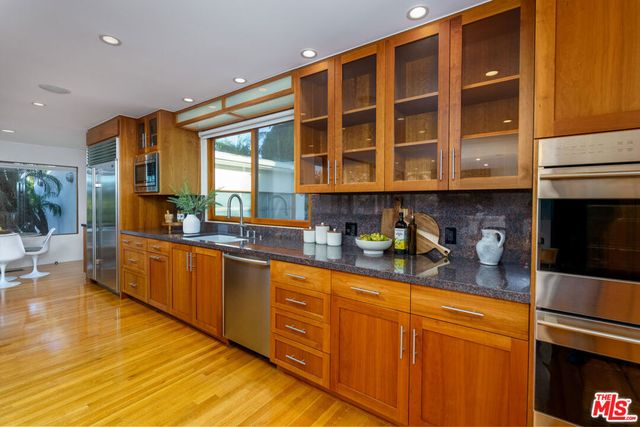 1530 Bel Air Road, Los Angeles, CA 90077