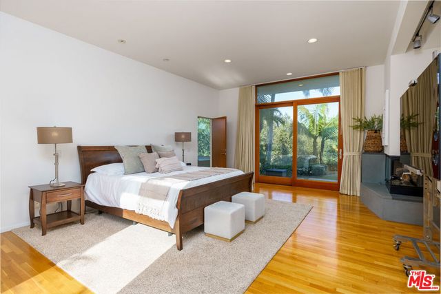 1530 Bel Air Road, Los Angeles, CA 90077