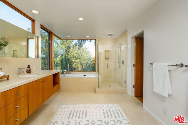 1530 Bel Air Road, Los Angeles, CA 90077