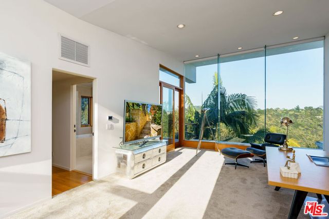 1530 Bel Air Road, Los Angeles, CA 90077