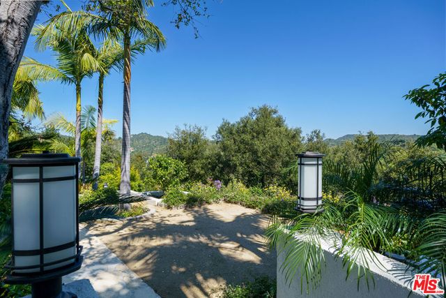 1530 Bel Air Road, Los Angeles, CA 90077