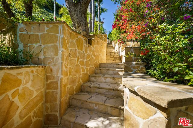 1530 Bel Air Road, Los Angeles, CA 90077