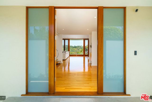 1530 Bel Air Road, Los Angeles, CA 90077