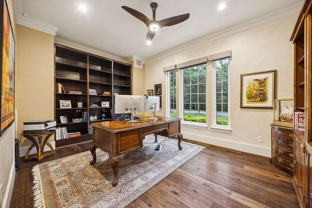 5911 Royal Point Court, Houston, TX 77345