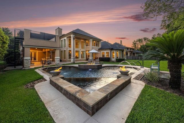 5911 Royal Point Court, Houston, TX 77345