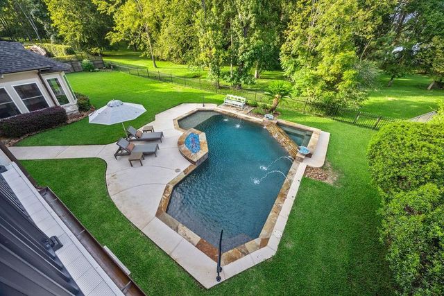 5911 Royal Point Court, Houston, TX 77345