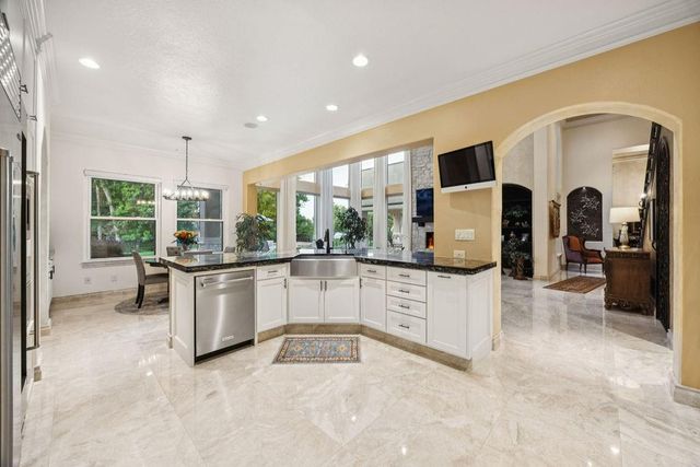 5911 Royal Point Court, Houston, TX 77345