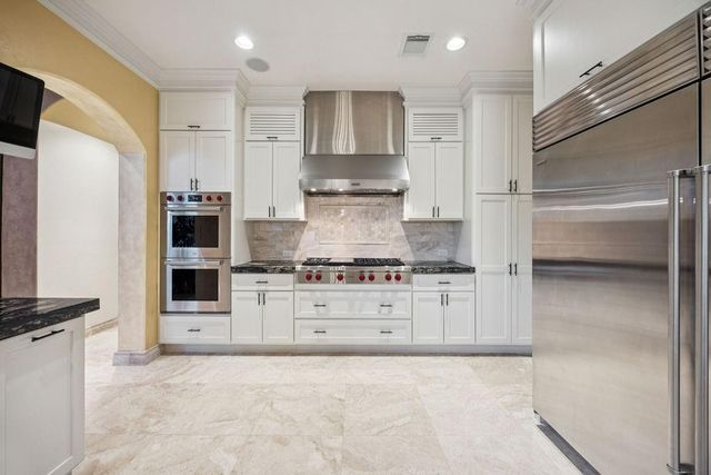 5911 Royal Point Court, Houston, TX 77345