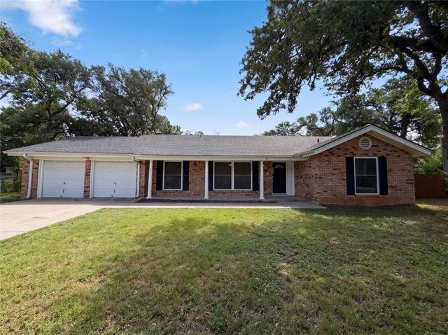 7928 Ella Young Drive, Lakeside, TX 76135