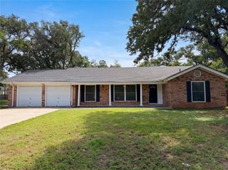 7928 Ella Young Drive, Lakeside, TX 76135