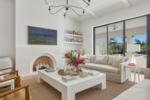 9120 Mockingbird Trail, Jupiter, FL 33478