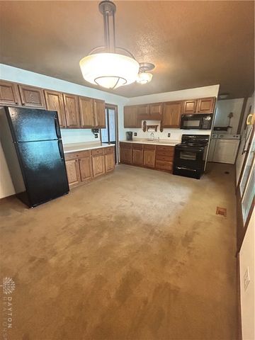 6821 Ginger Avenue, Enon Vlg, OH 45323