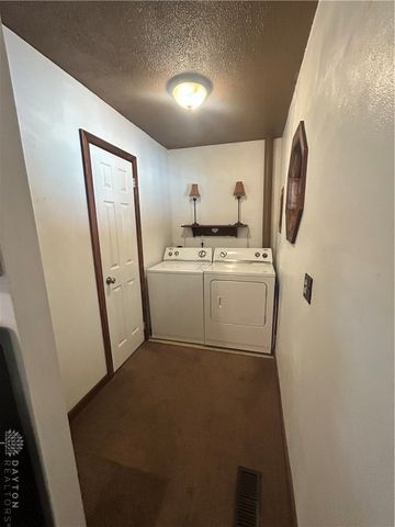 6821 Ginger Avenue, Enon Vlg, OH 45323