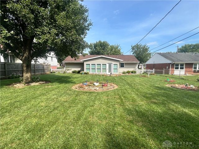6821 Ginger Avenue, Enon Vlg, OH 45323