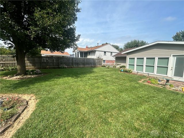 6821 Ginger Avenue, Enon Vlg, OH 45323