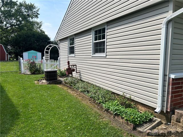 6821 Ginger Avenue, Enon Vlg, OH 45323