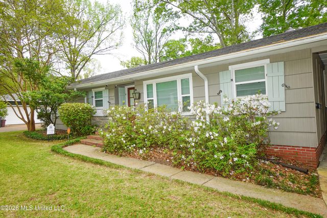 1923 Cherokee Drive, Jackson, MS 39211