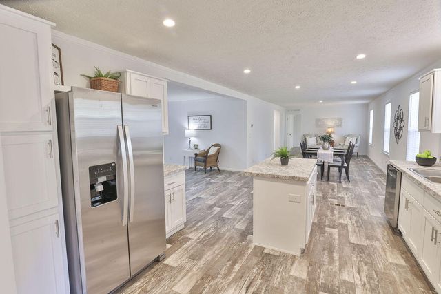 1020 Universal Circle, Saint Stephen, SC 29479