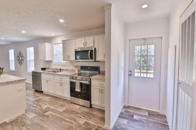 1020 Universal Circle, Saint Stephen, SC 29479