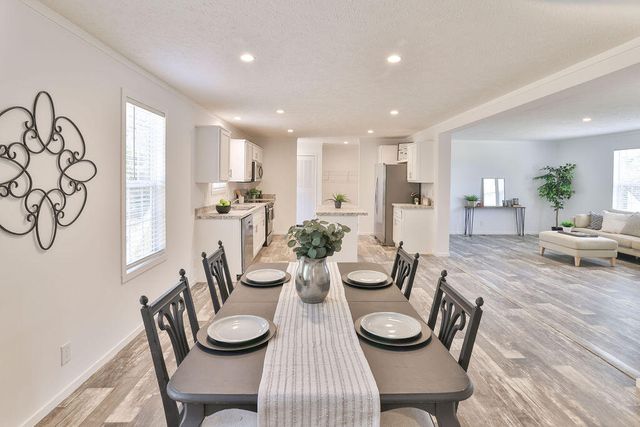 1020 Universal Circle, Saint Stephen, SC 29479