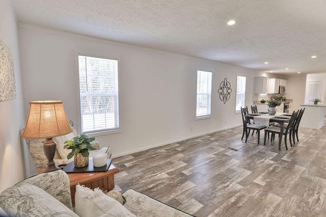 1020 Universal Circle, Saint Stephen, SC 29479