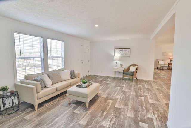 1020 Universal Circle, Saint Stephen, SC 29479