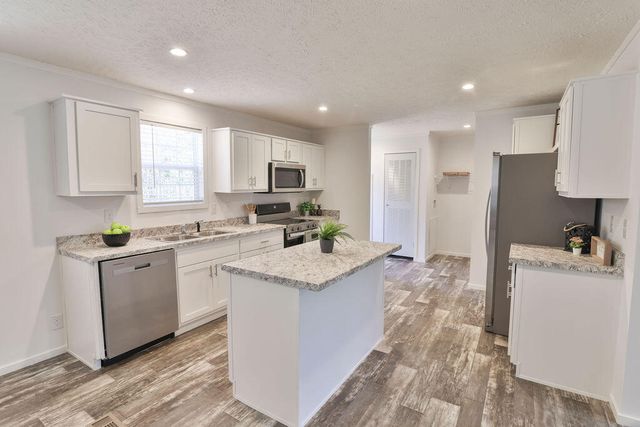 1020 Universal Circle, Saint Stephen, SC 29479