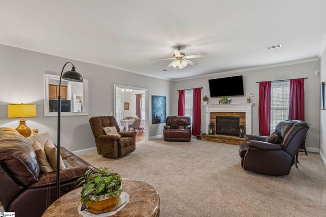 182 Raven Falls Lane, Simpsonville, SC 29681