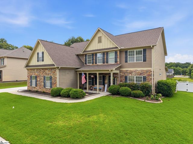 182 Raven Falls Lane, Simpsonville, SC 29681