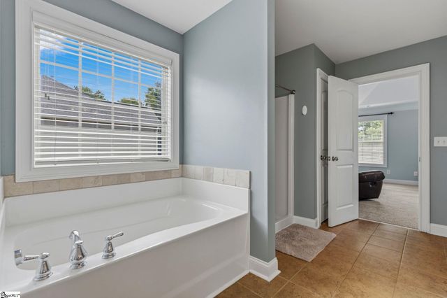 182 Raven Falls Lane, Simpsonville, SC 29681