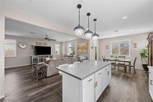 10195 Sunny Peak Court, Las Vegas, NV 89148