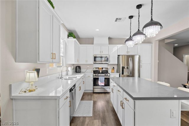 10195 Sunny Peak Court, Las Vegas, NV 89148